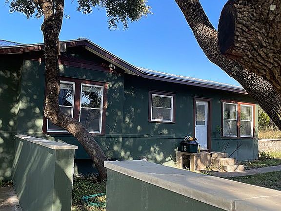 3rd image of 1001 Larkhall Dr