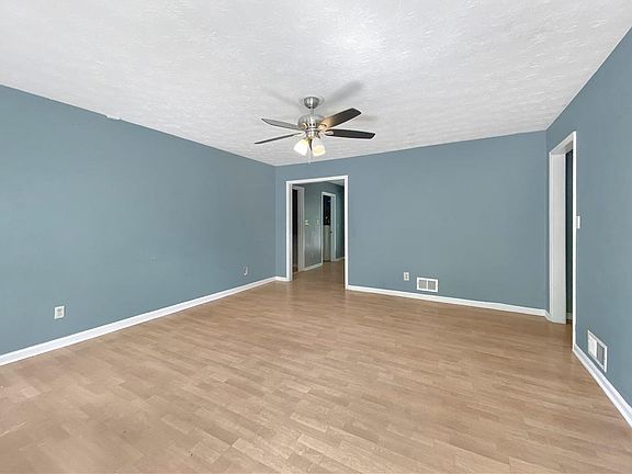 5th image of 872 Cooper Way