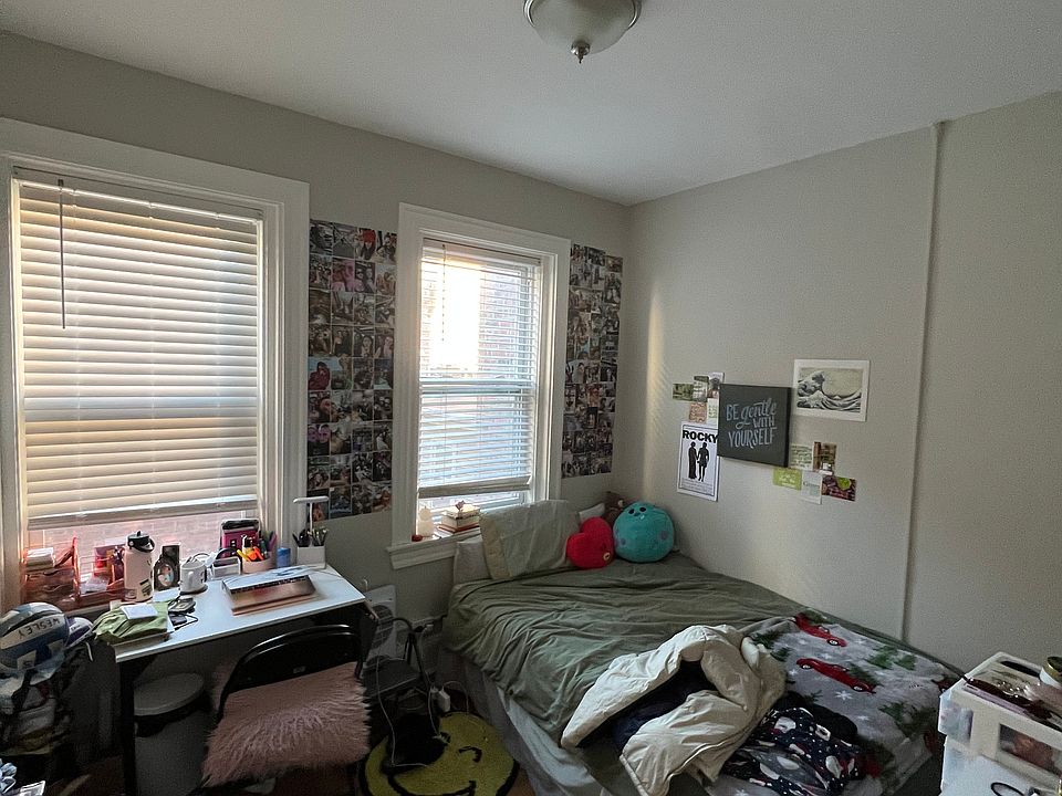 1st image of 220 Hanover St APT 12