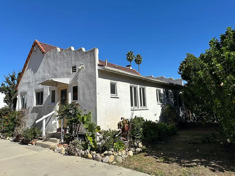 213-223 Los Aguajes Ave — Photo 3
