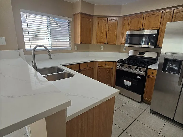 881 Bramble Ln — Photo 9