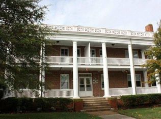 41 Ingalls Rd APT B, Fort Monroe, VA 23651