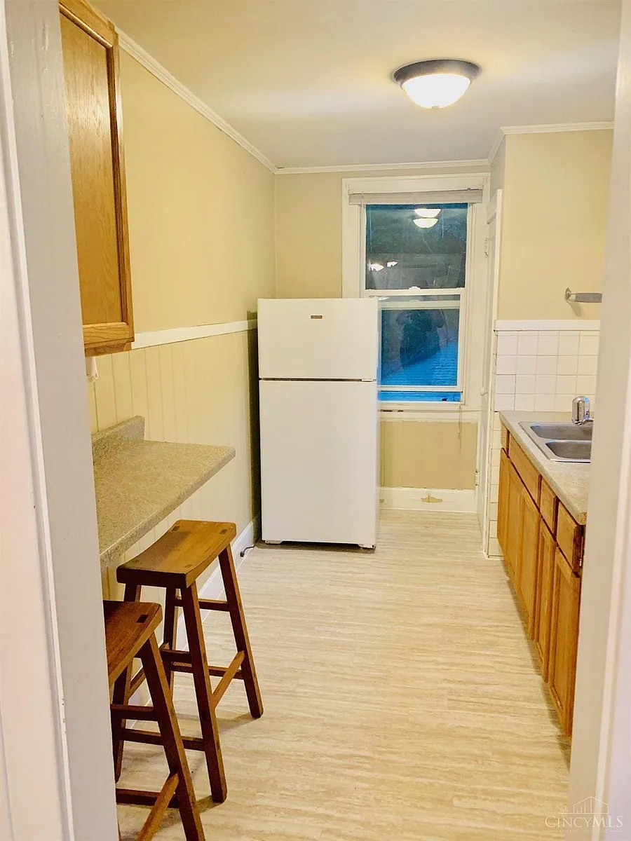 Building Photo - 594 De Votie Ave #2