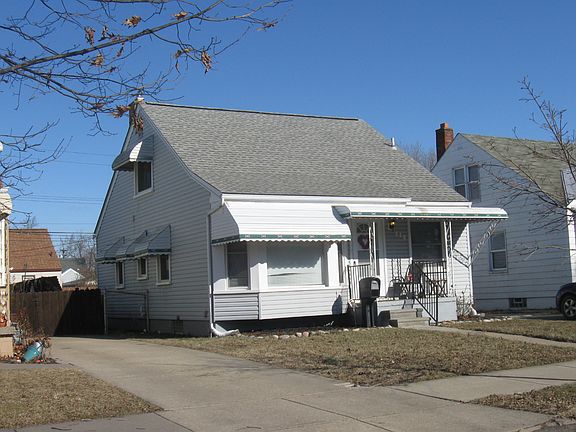3rd image of 444 Mayflower Ave
