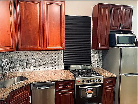 3rd image of 2211 De Reimer Ave APT 1