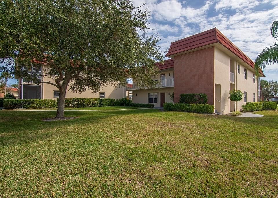 1st image of 75 Royal Oak Ct