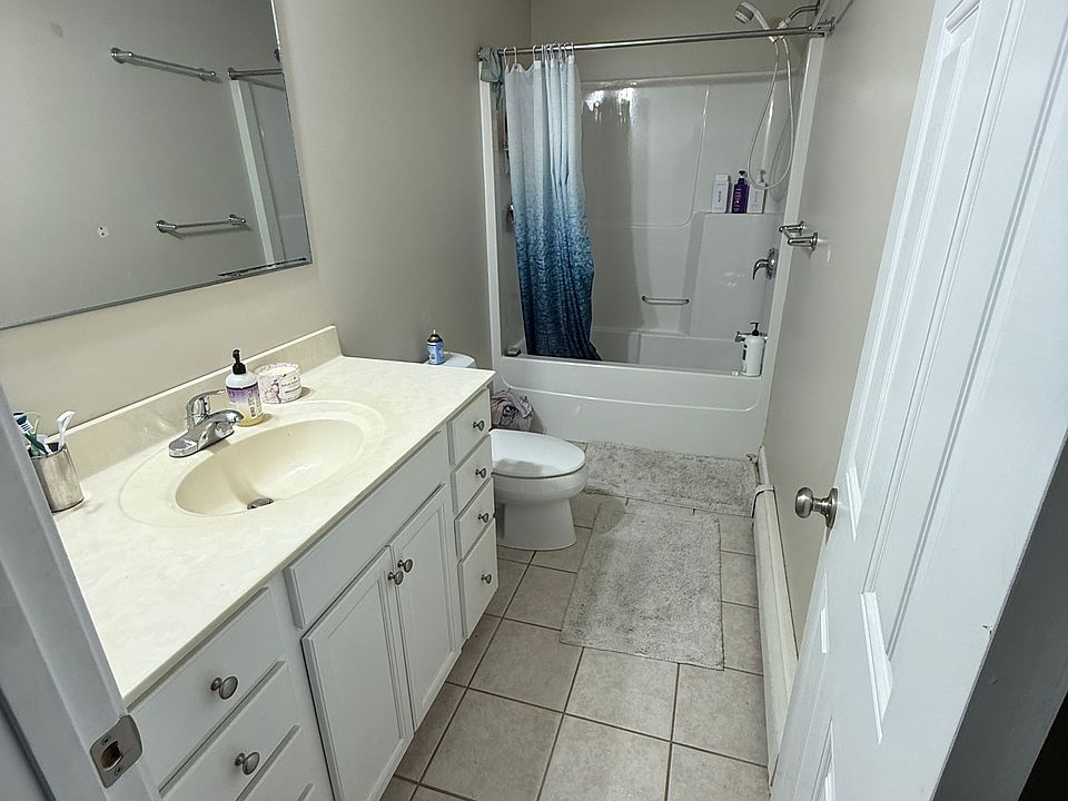 2nd image of 15 Ward St #2