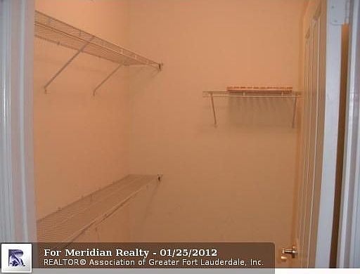 4th image of 511 SE 5th Ave APT 2420