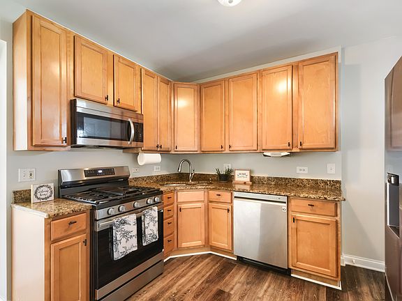 5th image of 4456 N Kenneth Ave #3