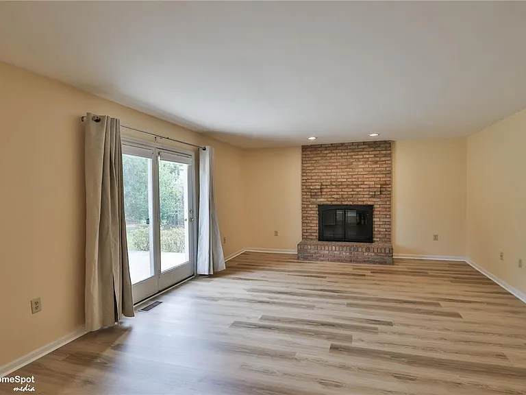4059 Wedgewood Rd — Photo 25