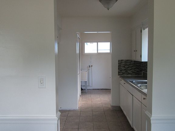 3rd image of 265 Lynne Dr