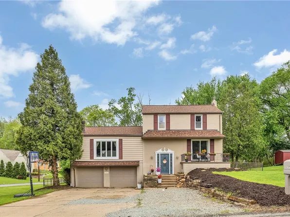 3416 Sterling Dr, Bethel Park, PA 15102