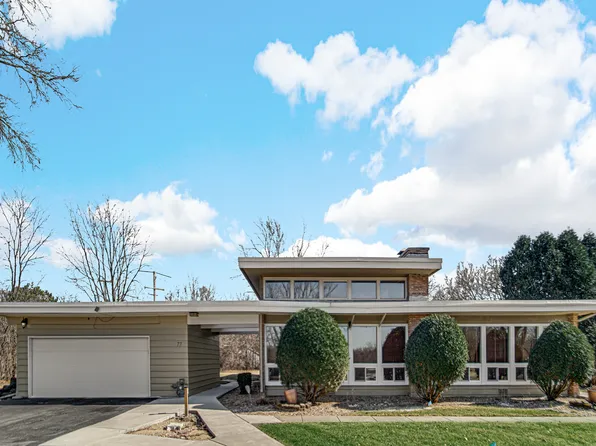 77 Graymoor Ln, Olympia Fields, IL 60461
