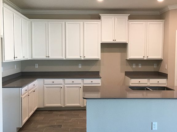 4th image of 1433 Kendall Dr