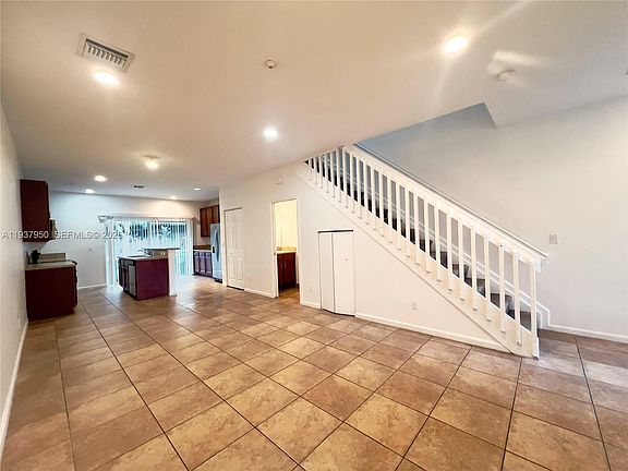 2nd image of 5906 Woodlands Blvd