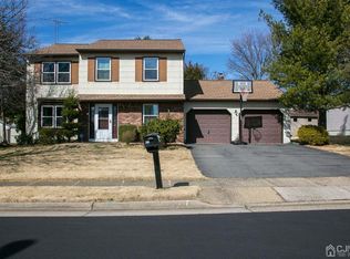 284 McKinley Ave, Edison, NJ 08820