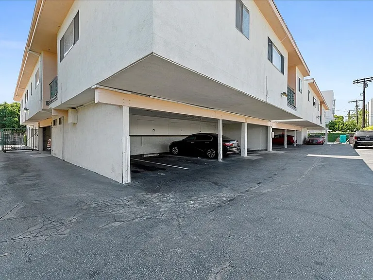 11661 Erwin St #15 — Photo 19