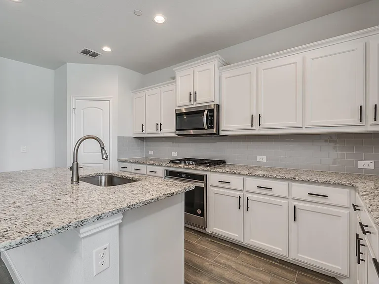 6805 Andrew Dr — Photo 8