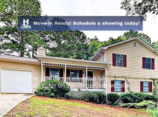 302 Kings Hill Ct, Lawrenceville, GA 30045