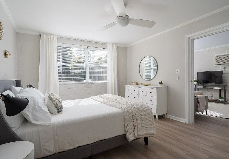 One Bedroom Across From Walking & Biking Trails in Fisher Park - Water & Parking Included — Photo 15