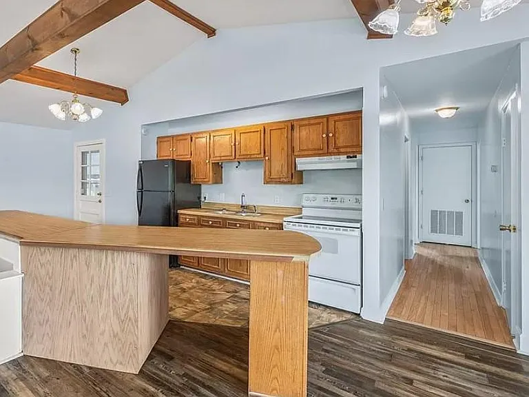 258 Idlewild Dr — Photo 9