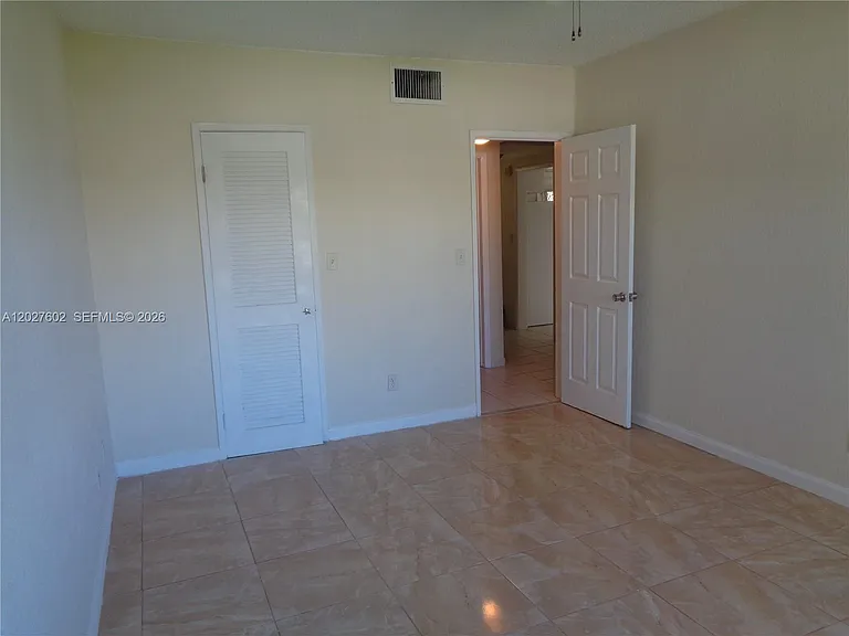 450 Golden Isles Dr #1H — Photo 22