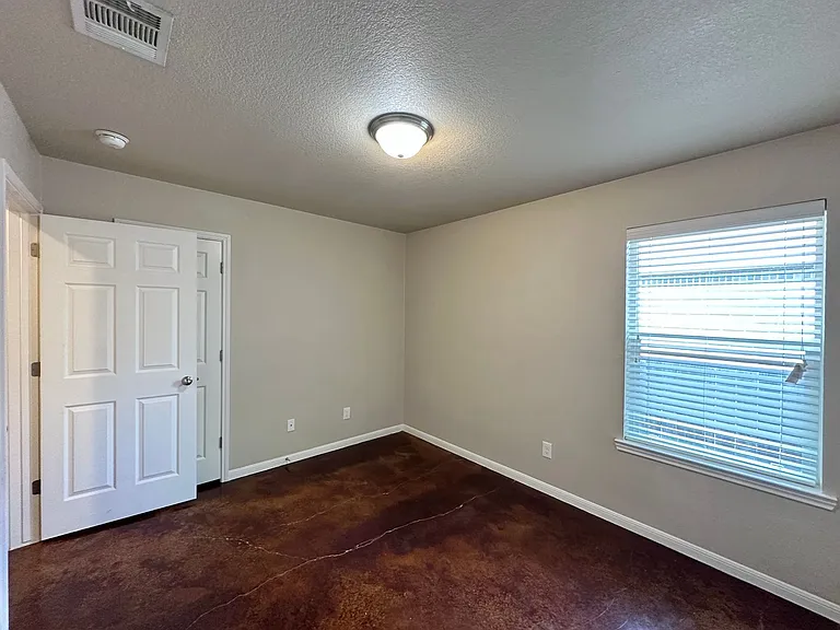 928 Maplewood St — Photo 18