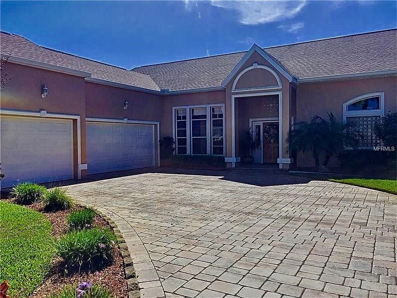 Front of the house and 3 car garage