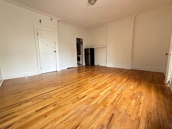 5th image of 867 Park Pl APT 3B