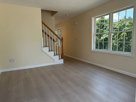 2nd image of 525 Water St APT 4