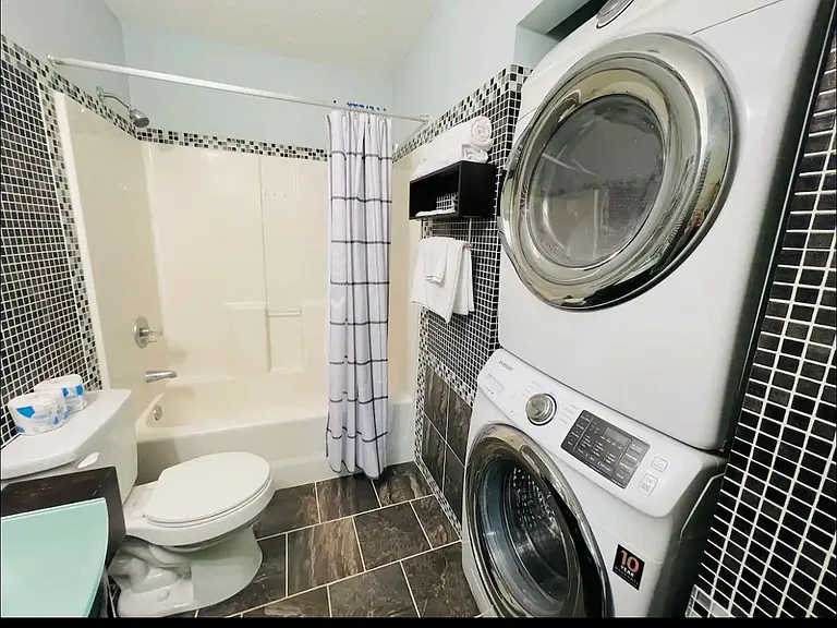 581 Blue River Ct #H — Photo 22