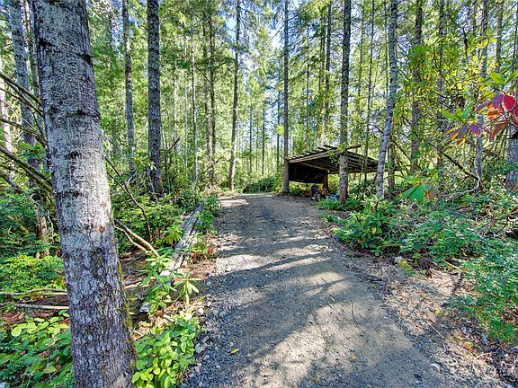 5th image of 4922 Bridle Tree Drive NW