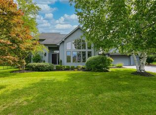6 Saint Andrews Hl, Pittsford, NY 14534