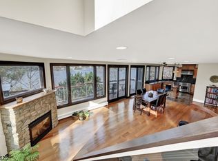 69 South Rd, Bloomingdale, NJ 07403