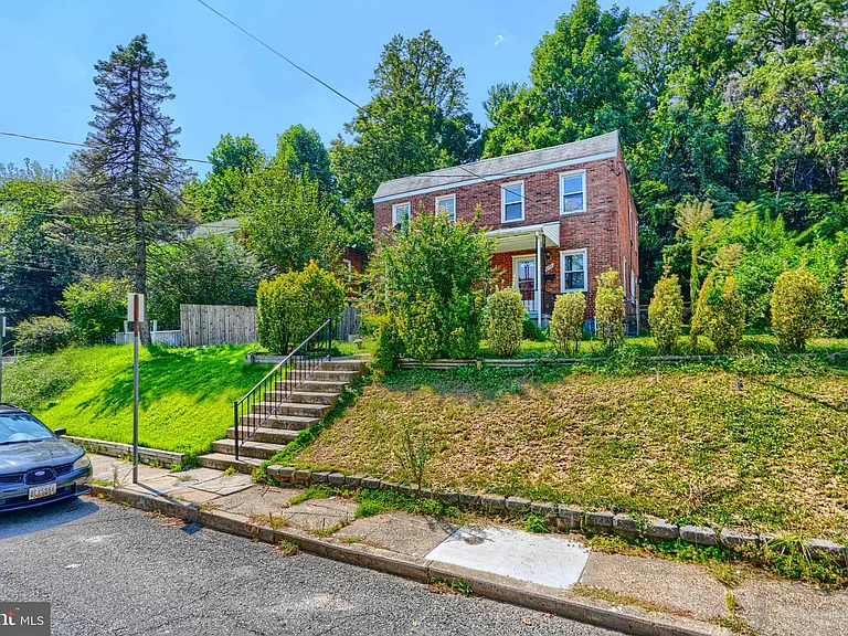 6110 Everall Ave — Photo 1