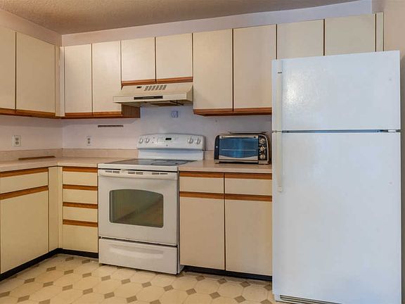 5th image of 300 Candlewood Park Unit 23