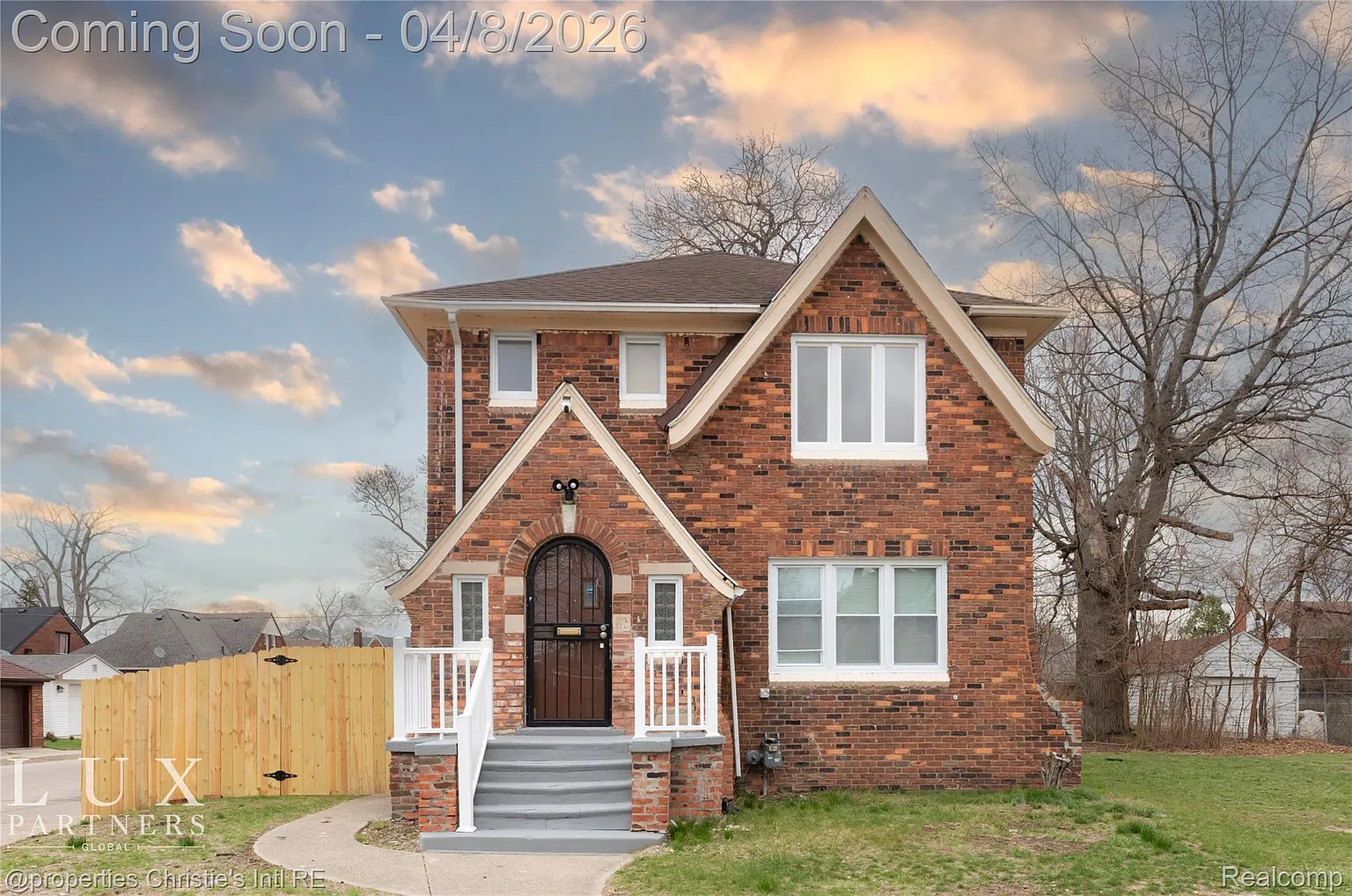18516 Prairie St photo 1