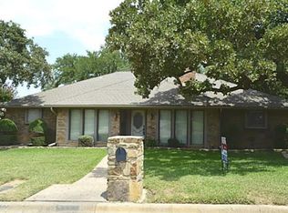 4611 Thousand Oaks Dr, Arlington, TX 76017