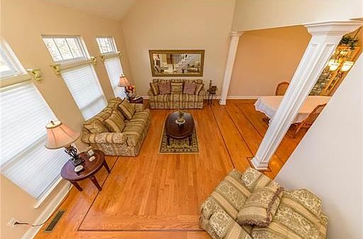 3rd image of 1447 Oakwood Hollow Ln