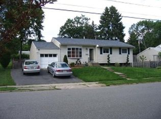 15 Shelley Dr, Hackettstown, NJ 07840