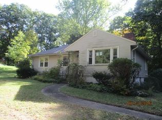 41 Stone St, Auburn, MA 01501