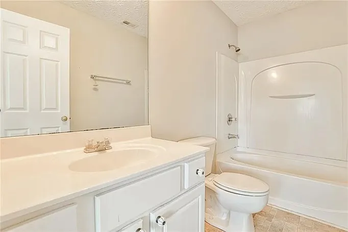 Celeste Ln SW — Photo 6