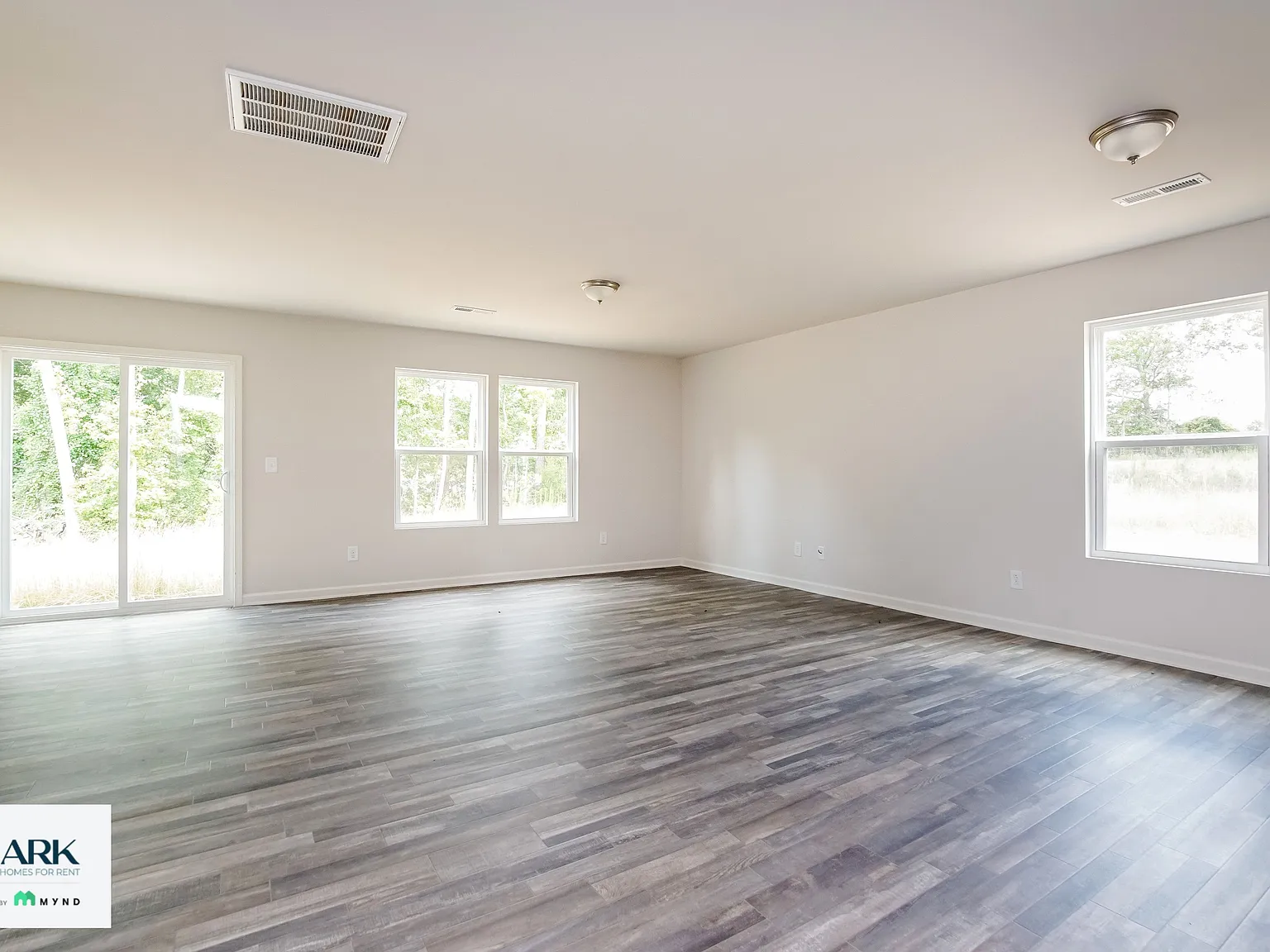 5 bed, 4.0 bath, 3271 sqft, $2,781 — Photo 2