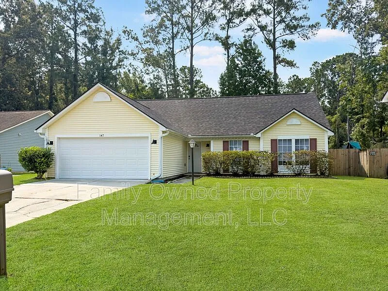 3 bed, 2.0 bath, 1490 sqft, $2,200 — Photo 3