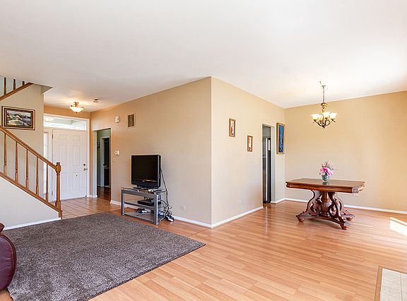 2nd image of 567 W Parkside Dr #567