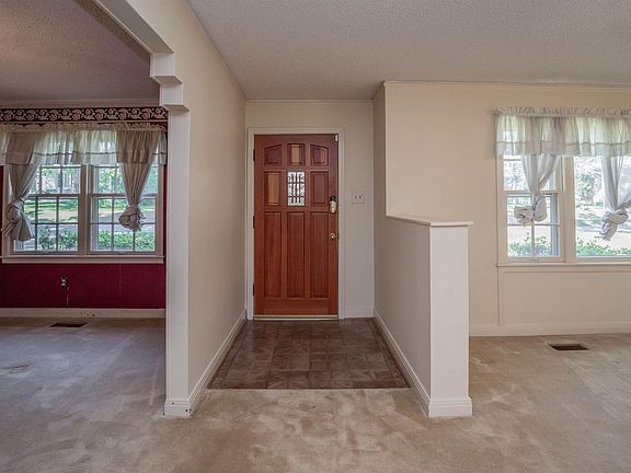 5th image of 210 Dooley Rd