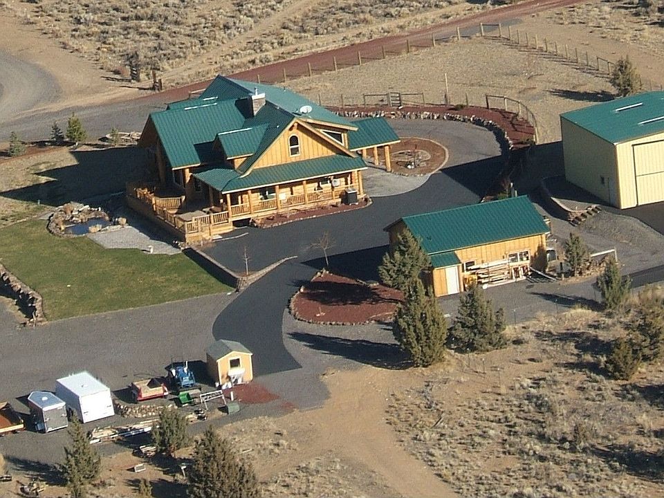 Aerial - Powell Butte Home/Complex