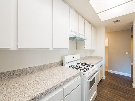 5th image of 1140 N Columbus Ave APT 104