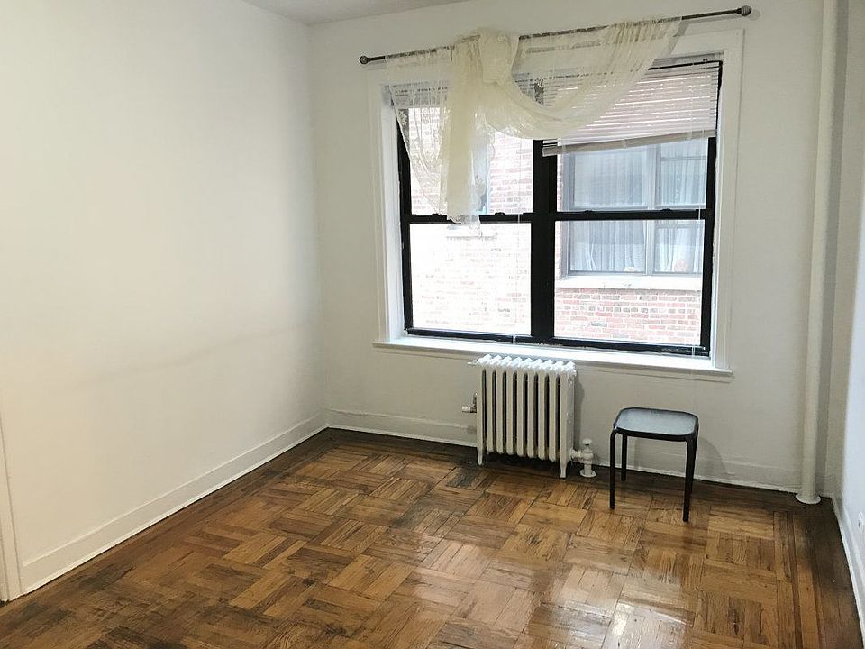 2nd image of 4318 39th Pl APT 35