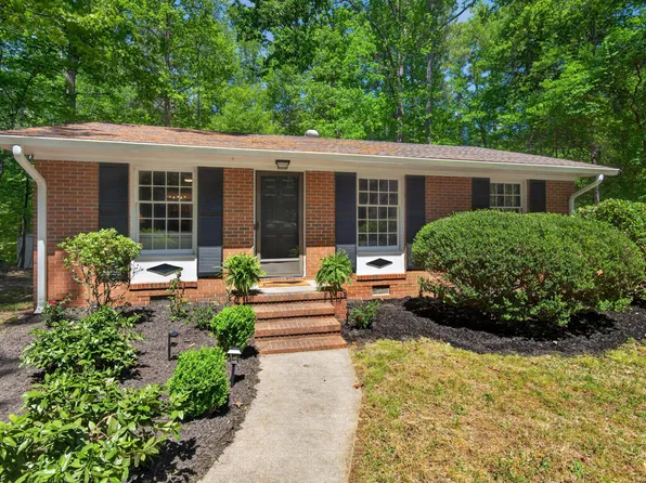 14 Jonan Ct, Chapel Hill, NC 27516